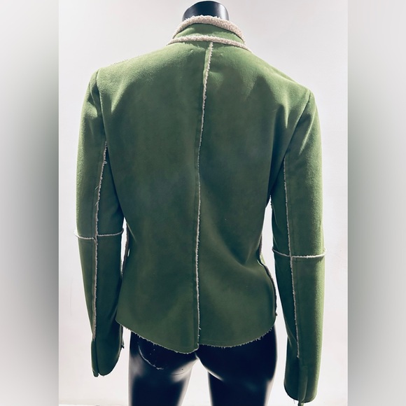 So cute Velvet faux shearling green pea coat. Size M in excellent condition - Picture 5 of 8